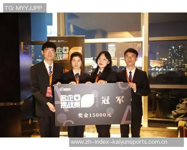 重庆足球队在城市联赛中的团队协作表现分析与点评 重庆足球队在城市联赛中的团队协作表现分析与点评